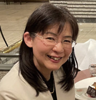 教授 井関 涼子