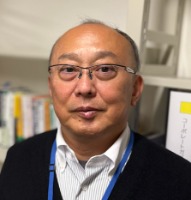 教授　高尾 朗